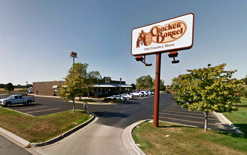 Cracker Barrel - Bay City - 2854 E Wilder Road (newer photo)